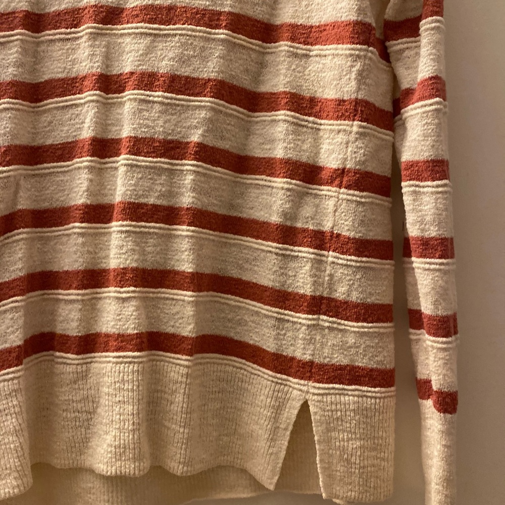 LOFT sweater - Picture 2 of 5